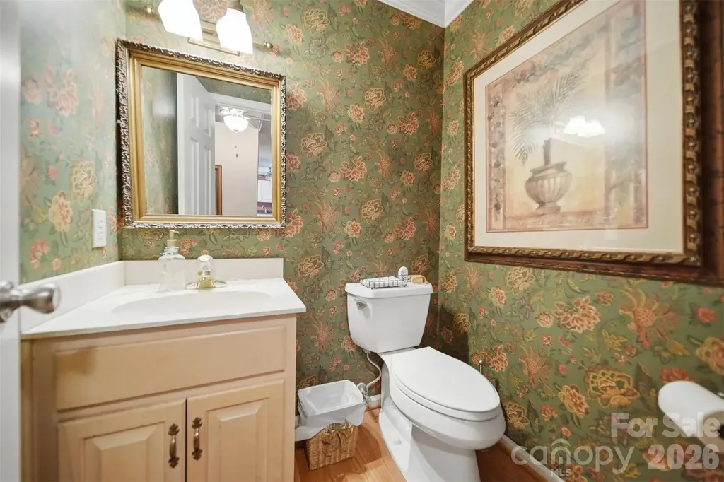 5666 Gold Creek Bay Drive Hickory NC 28601