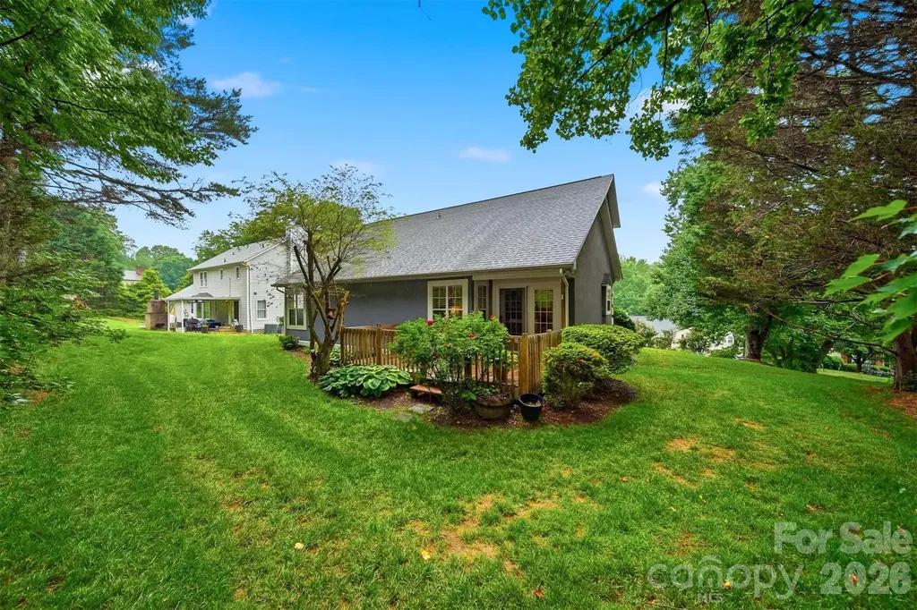 5666 Gold Creek Bay Drive Hickory NC 28601