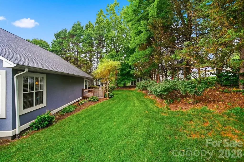 5666 Gold Creek Bay Drive Hickory NC 28601