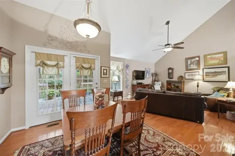 5666 Gold Creek Bay Drive Hickory NC 28601