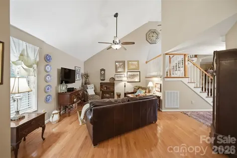 5666 Gold Creek Bay Drive Hickory NC 28601