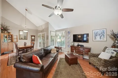 5666 Gold Creek Bay Drive Hickory NC 28601