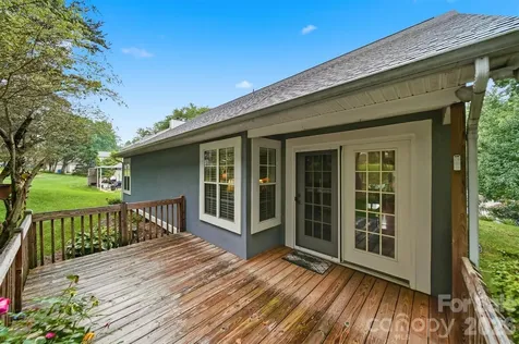 5666 Gold Creek Bay Drive Hickory NC 28601