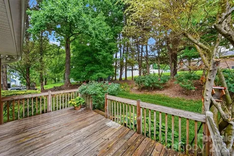 5666 Gold Creek Bay Drive Hickory NC 28601