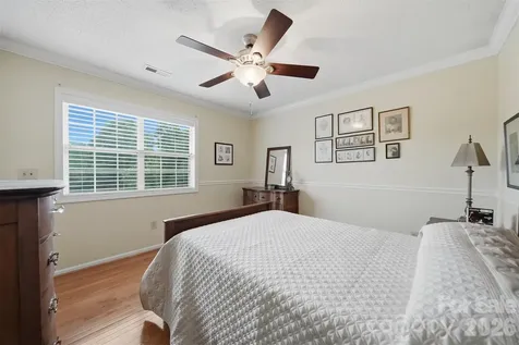 5666 Gold Creek Bay Drive Hickory NC 28601