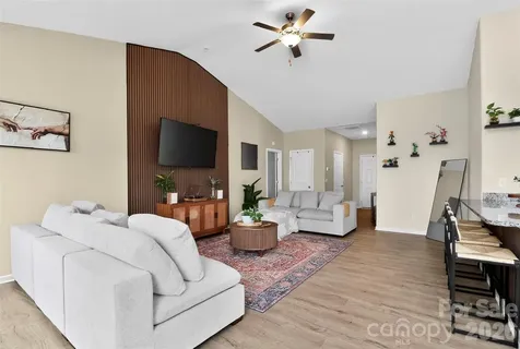 1120 Culver Spring Way Charlotte NC 28215
