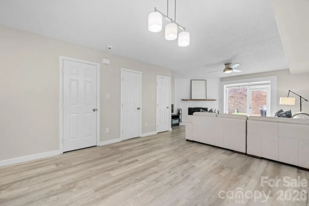 1330 5th Street NE Hickory NC 28601