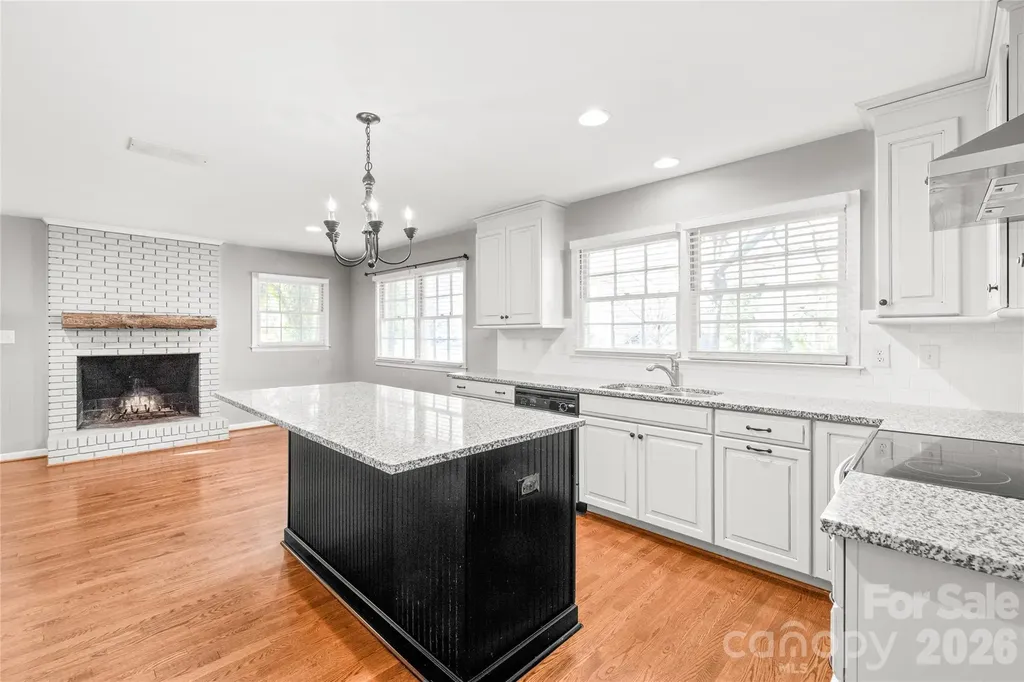 1612 Redcoat Drive Charlotte NC 28211