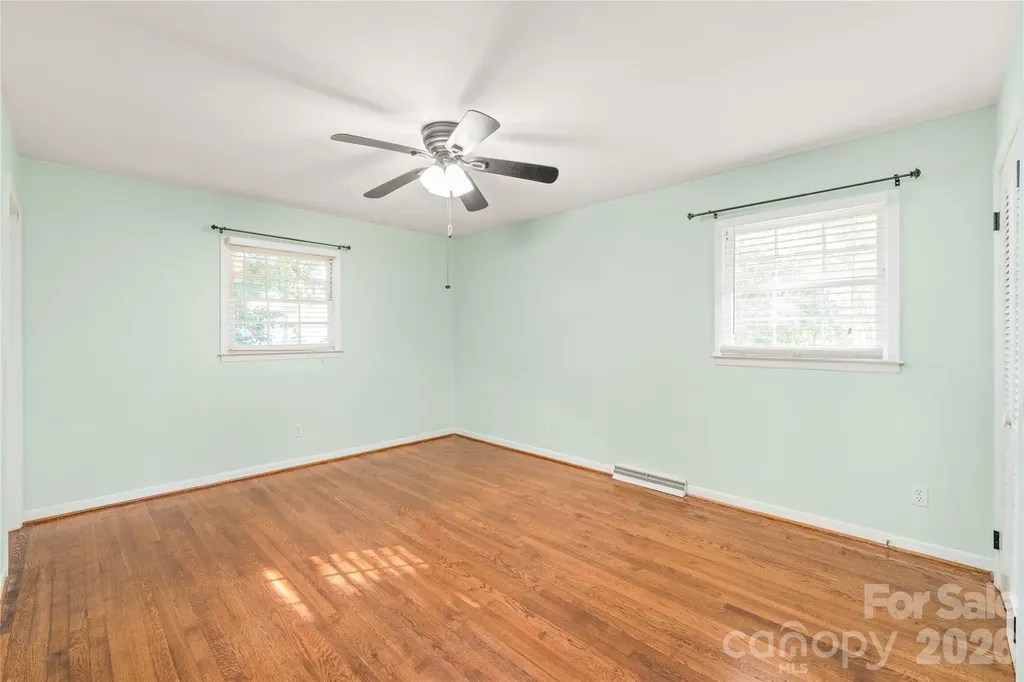1612 Redcoat Drive Charlotte NC 28211