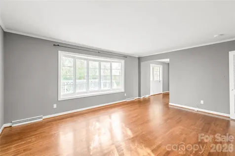 1612 Redcoat Drive Charlotte NC 28211