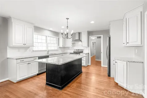 1612 Redcoat Drive Charlotte NC 28211