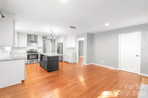1612 Redcoat Drive Charlotte NC 28211