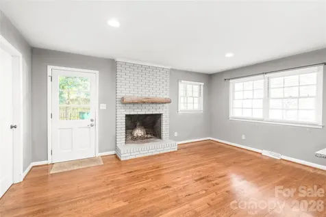 1612 Redcoat Drive Charlotte NC 28211