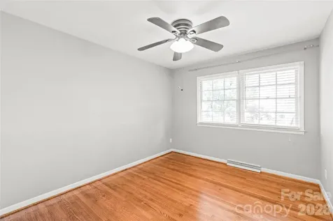 1612 Redcoat Drive Charlotte NC 28211