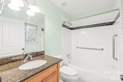 1612 Redcoat Drive Charlotte NC 28211