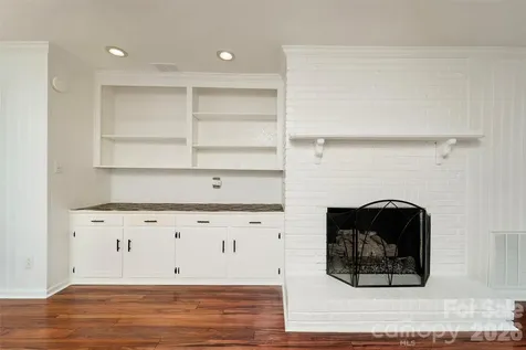 1025 S Magnolia Street Mooresville NC 28115