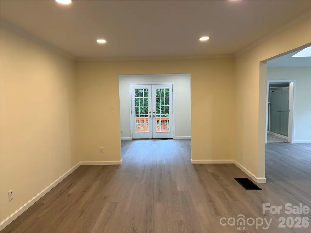 32 Mayfair Drive Candler NC 28715
