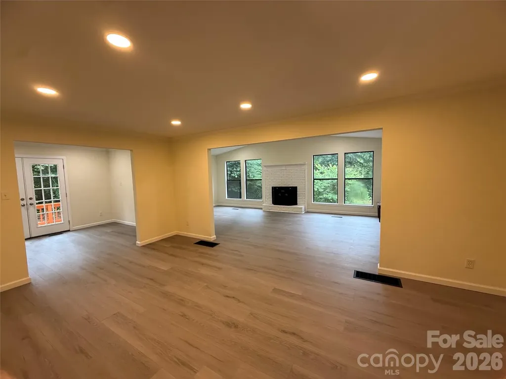 32 Mayfair Drive Candler NC 28715