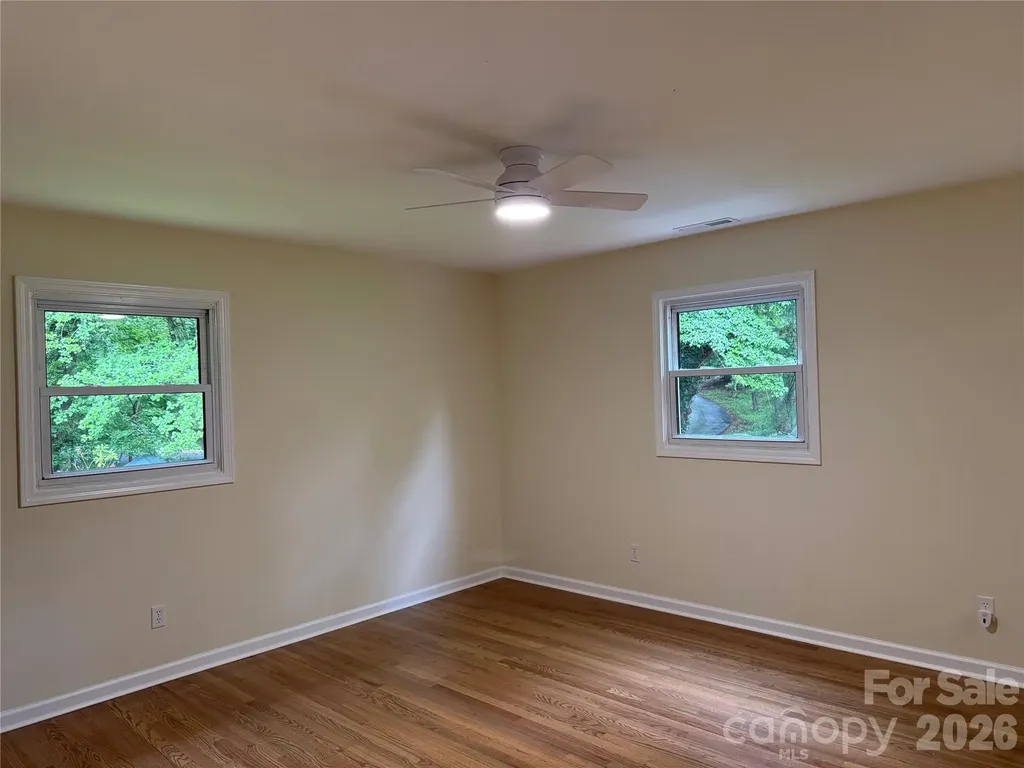 32 Mayfair Drive Candler NC 28715