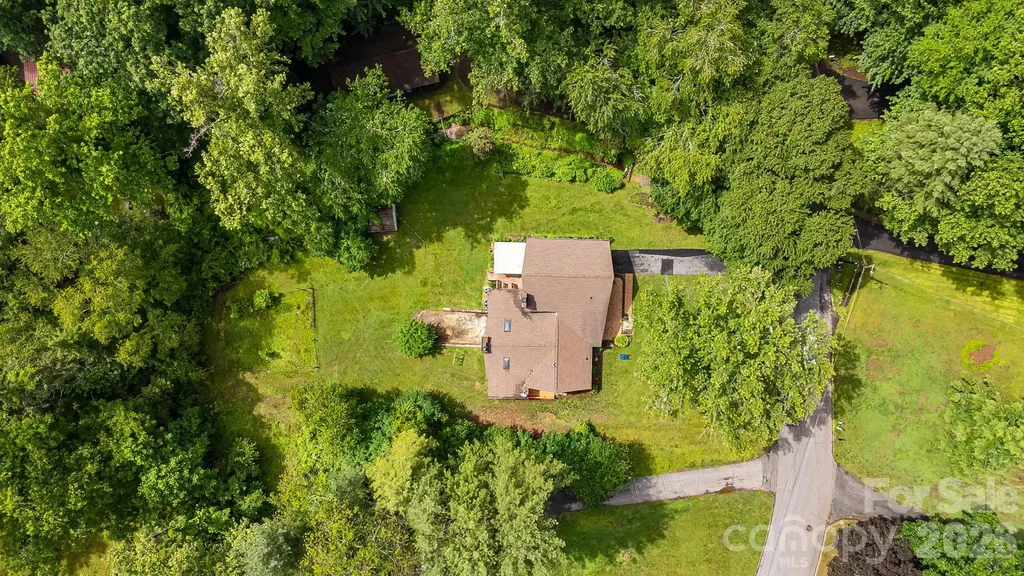 32 Mayfair Drive Candler NC 28715