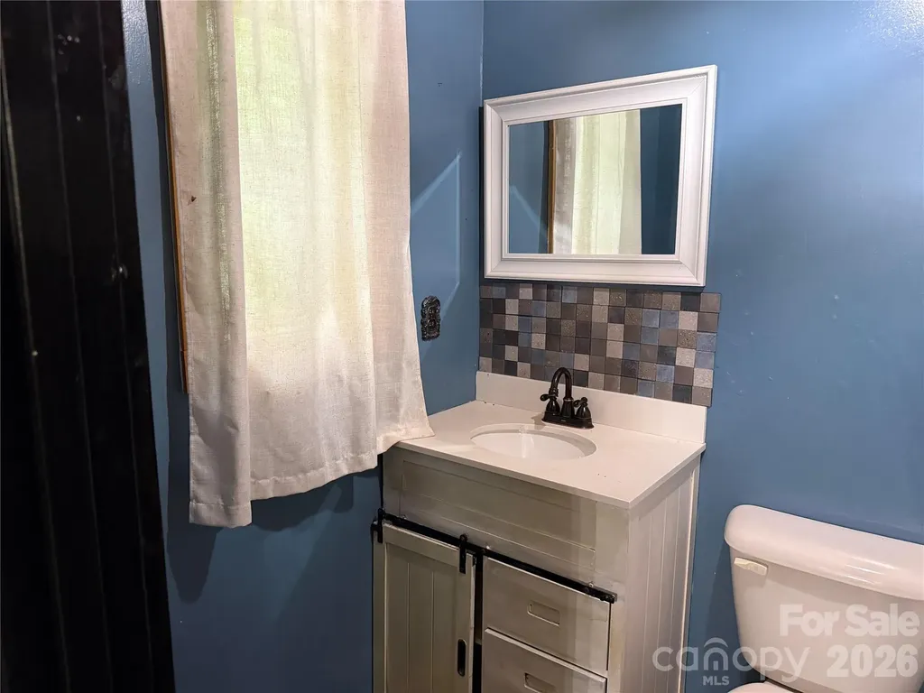 32 Mayfair Drive Candler NC 28715