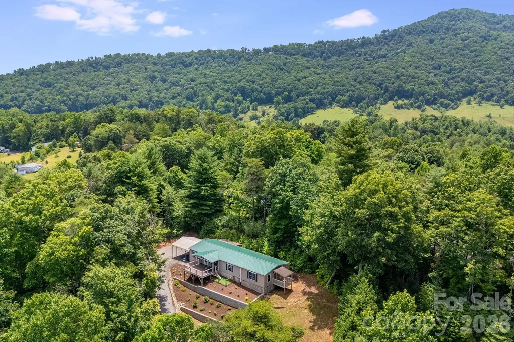 112 Reeves Road Leicester NC 28748