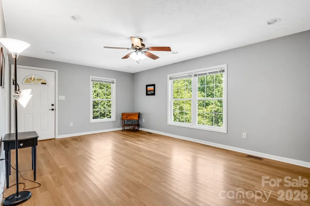 112 Reeves Road Leicester NC 28748