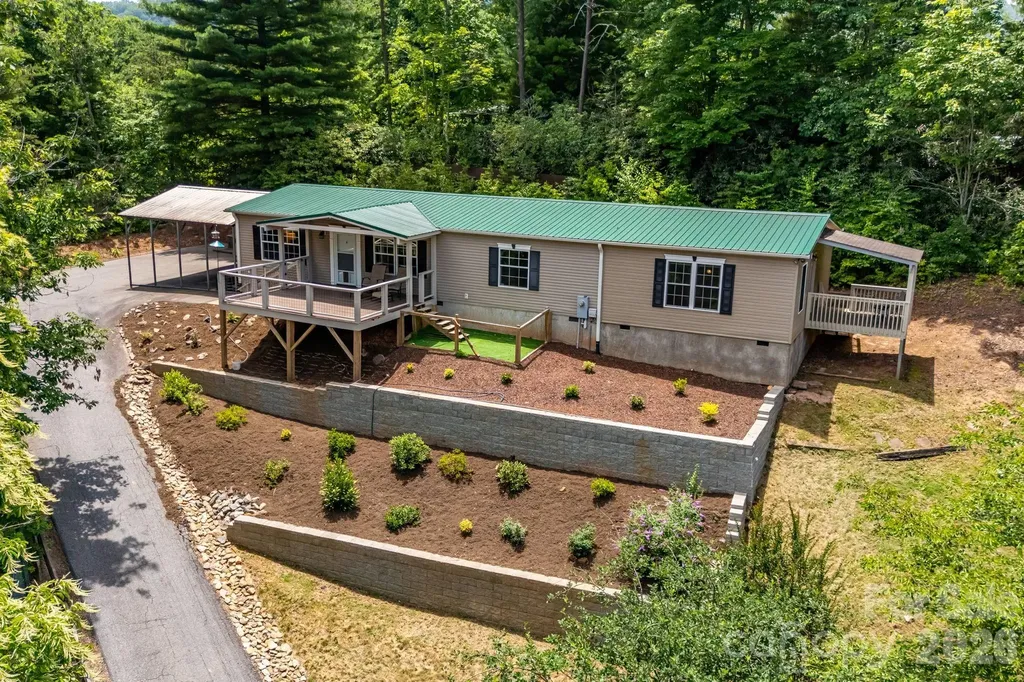 112 Reeves Road Leicester NC 28748