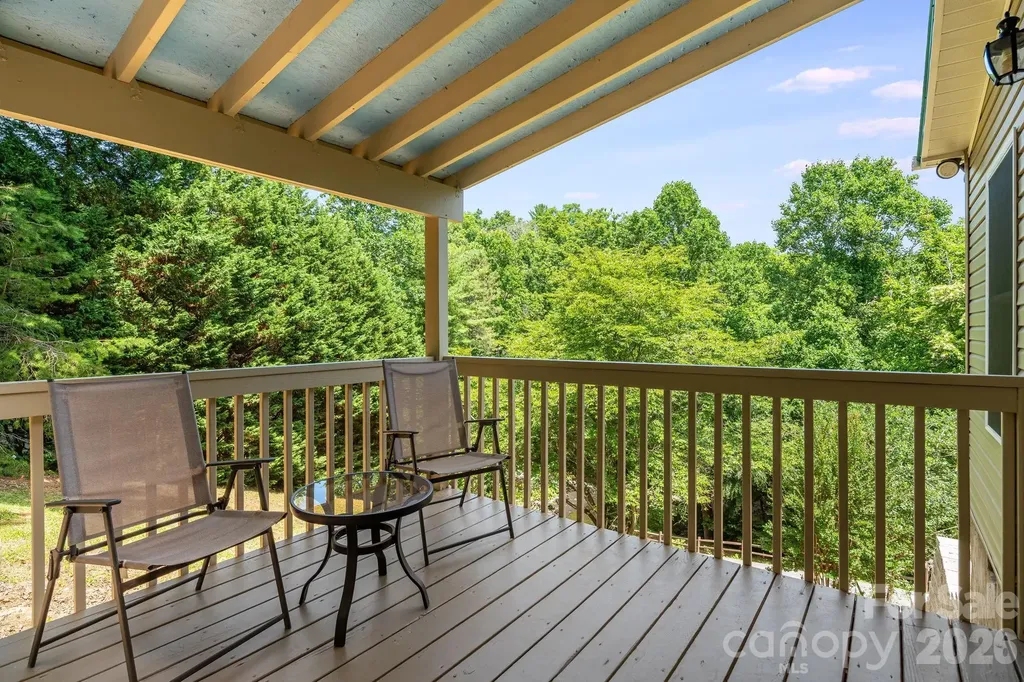 112 Reeves Road Leicester NC 28748
