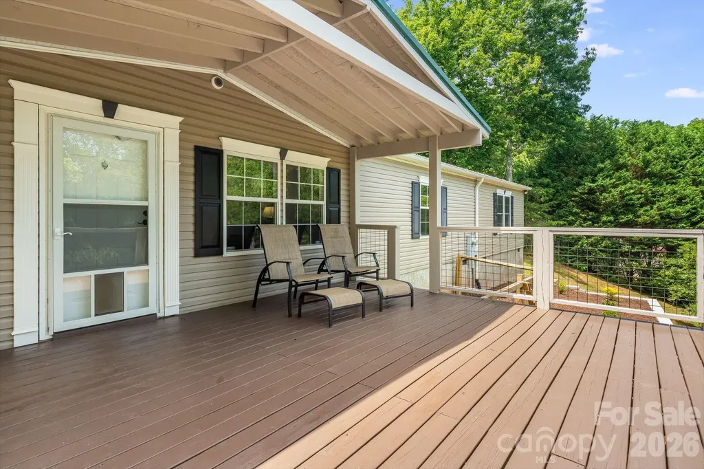 112 Reeves Road Leicester NC 28748