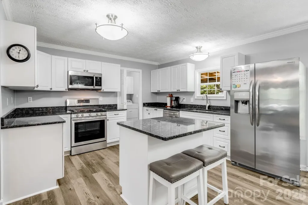 112 Reeves Road Leicester NC 28748