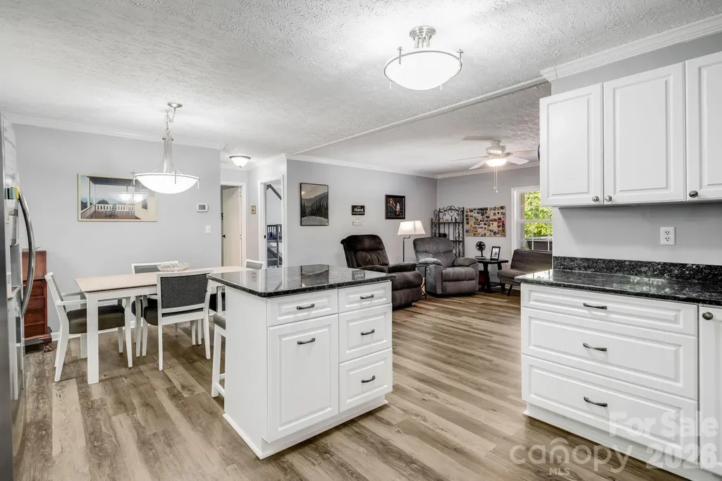 112 Reeves Road Leicester NC 28748