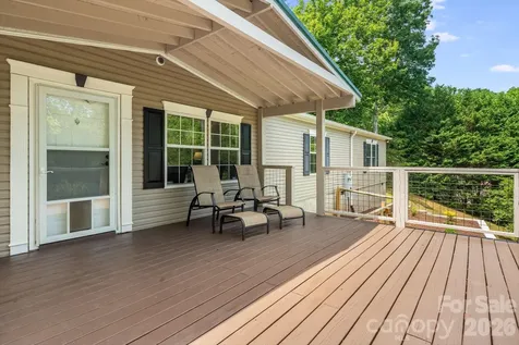 112 Reeves Road Leicester NC 28748