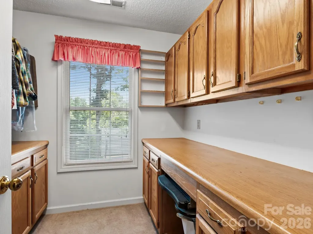 302 Shadecrest Lane Mills River NC 28759