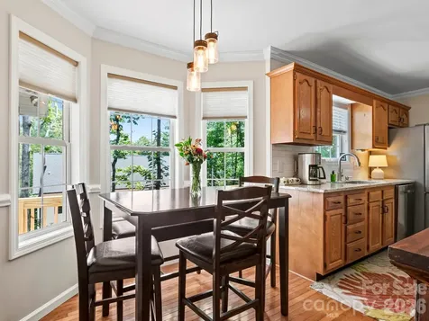 302 Shadecrest Lane Mills River NC 28759