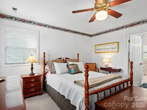 302 Shadecrest Lane Mills River NC 28759
