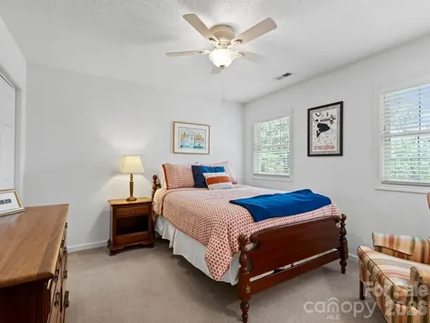 302 Shadecrest Lane Mills River NC 28759