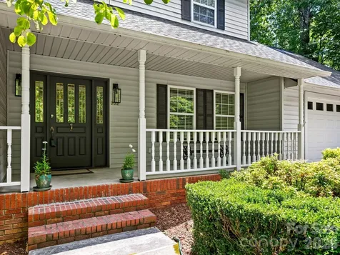 302 Shadecrest Lane Mills River NC 28759
