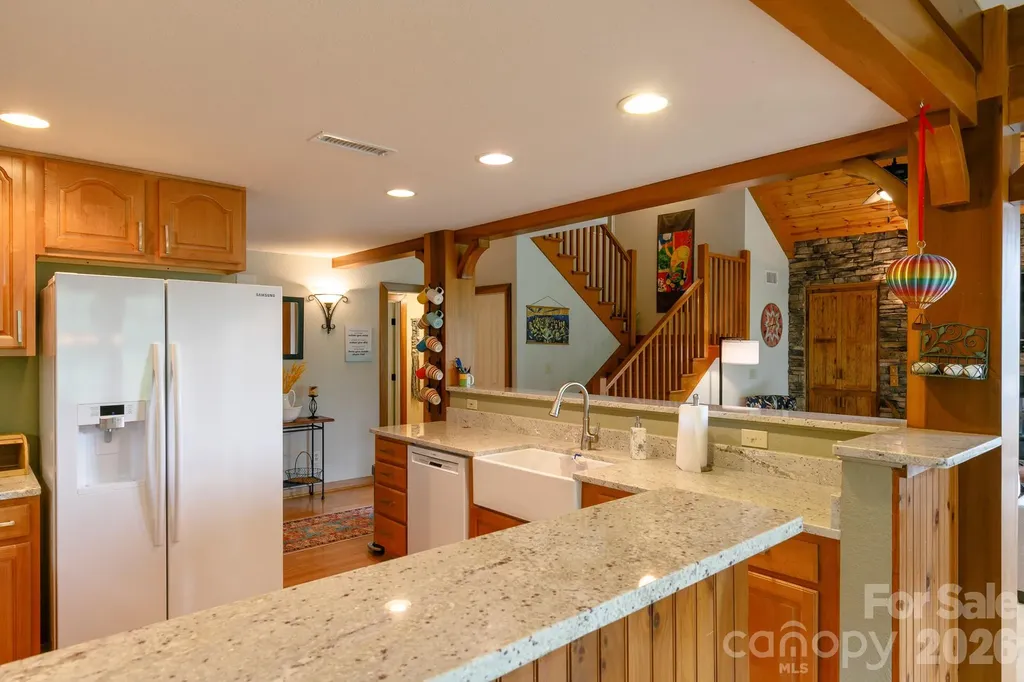 222 Creekside Way Burnsville NC 28714