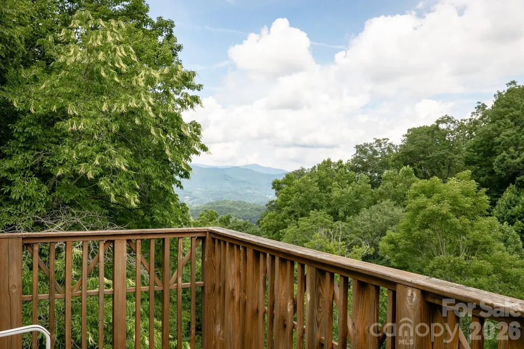 222 Creekside Way Burnsville NC 28714