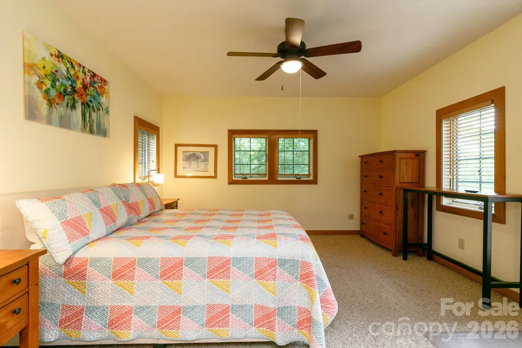 222 Creekside Way Burnsville NC 28714