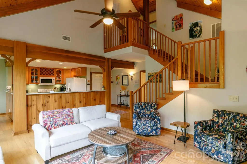 222 Creekside Way Burnsville NC 28714