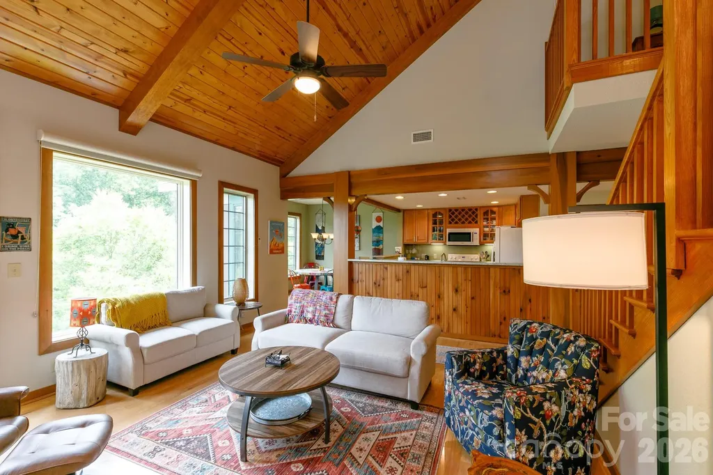 222 Creekside Way Burnsville NC 28714