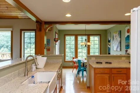 222 Creekside Way Burnsville NC 28714