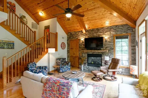 222 Creekside Way Burnsville NC 28714