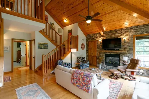 222 Creekside Way Burnsville NC 28714