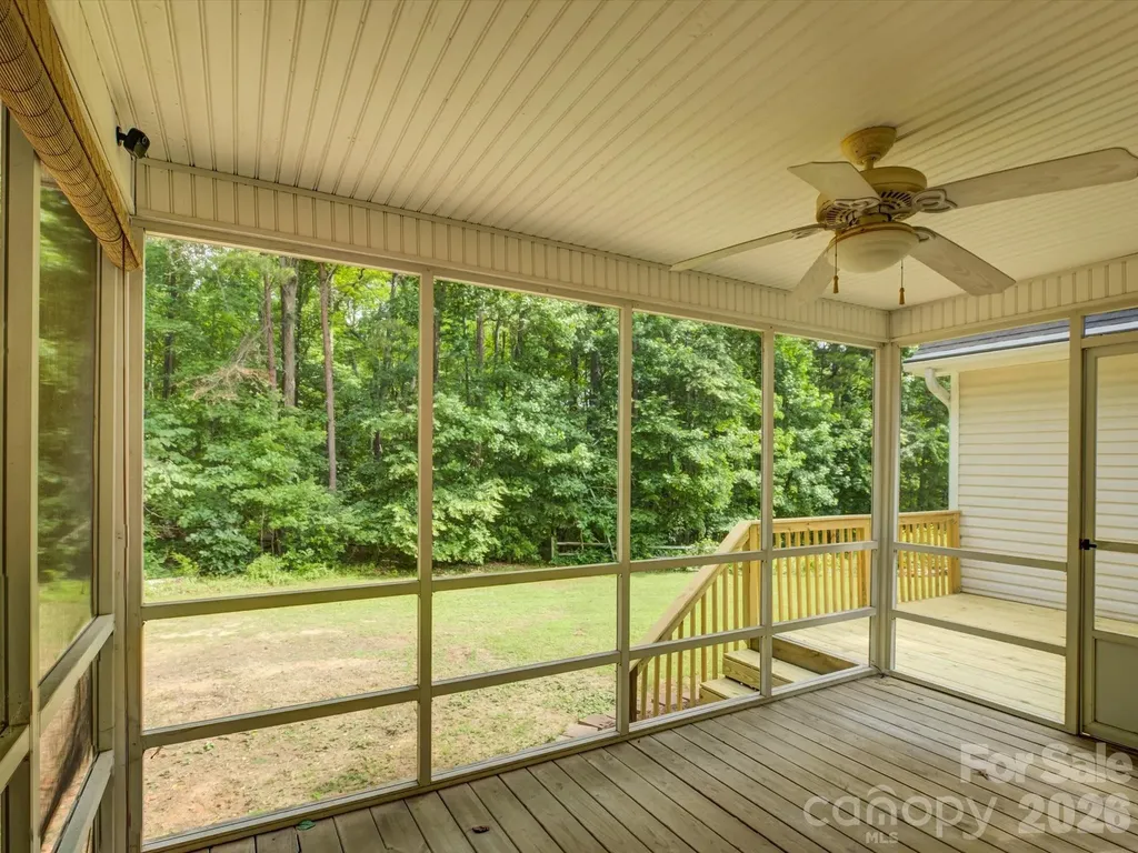 1527 Lavington Court Gastonia NC 28056