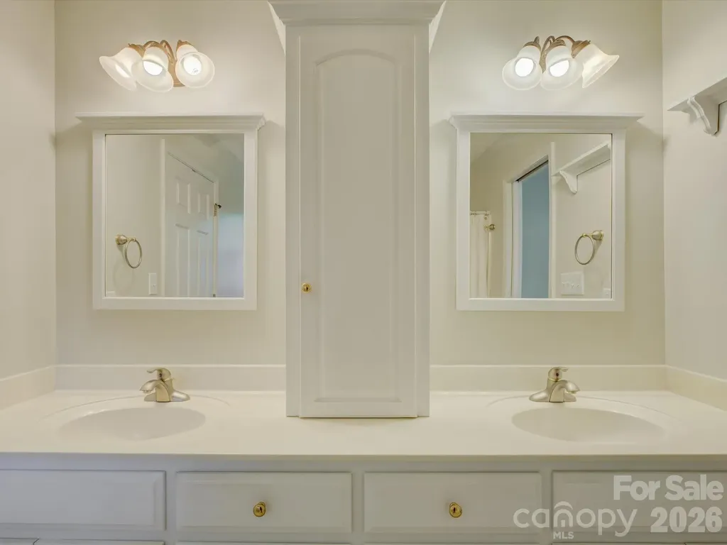 1527 Lavington Court Gastonia NC 28056