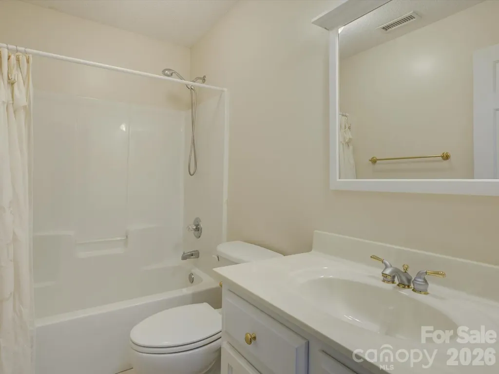 1527 Lavington Court Gastonia NC 28056