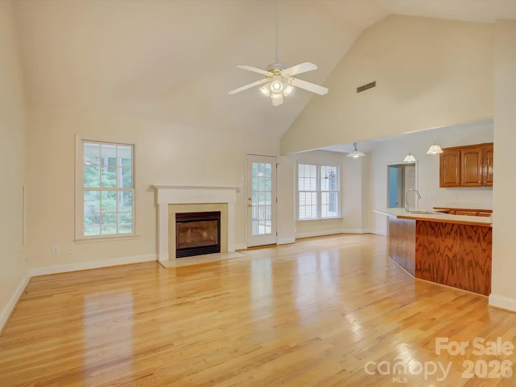 1527 Lavington Court Gastonia NC 28056